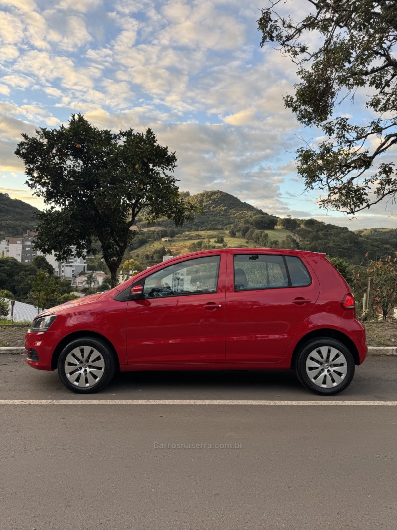 FOX 1.6 MSI TRENDLINE 8V FLEX 4P MANUAL - 2016 - NOVA ARAçá