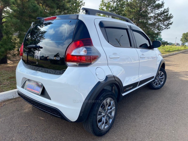 MOBI 1.0 TREKKING 8V FLEX 4P MANUAL - 2021 - VACARIA