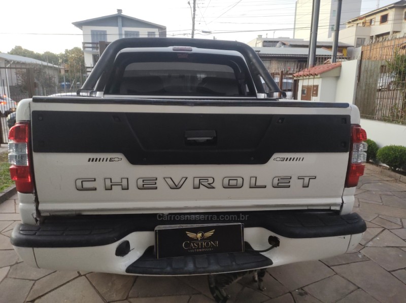 S10 2.4 MPFI 4X2 CD 8V GASOLINA 4P MANUAL - 2011 - CAXIAS DO SUL