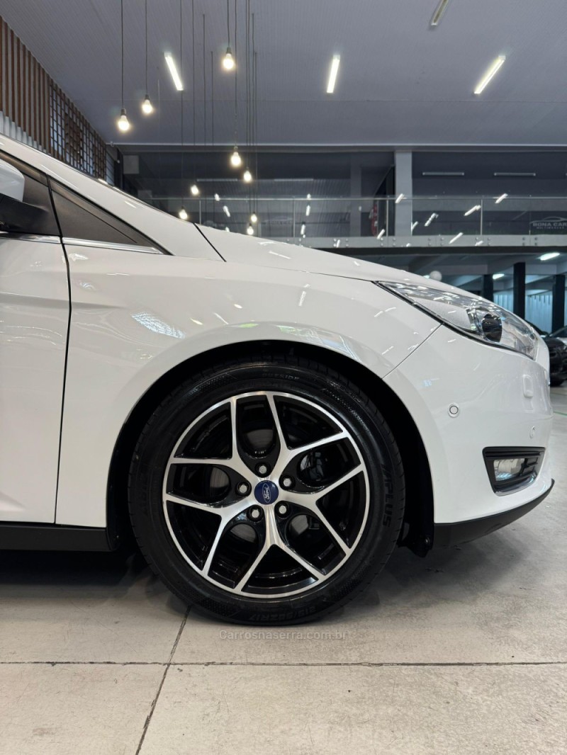 FOCUS 2.0 TITANIUM PLUS HATCH 16V FLEX 4P AUTO - 2016 - CAXIAS DO SUL