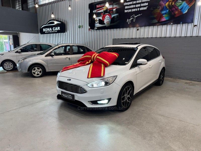focus 2.0 titanium plus hatch 16v flex 4p auto 2016 caxias do sul