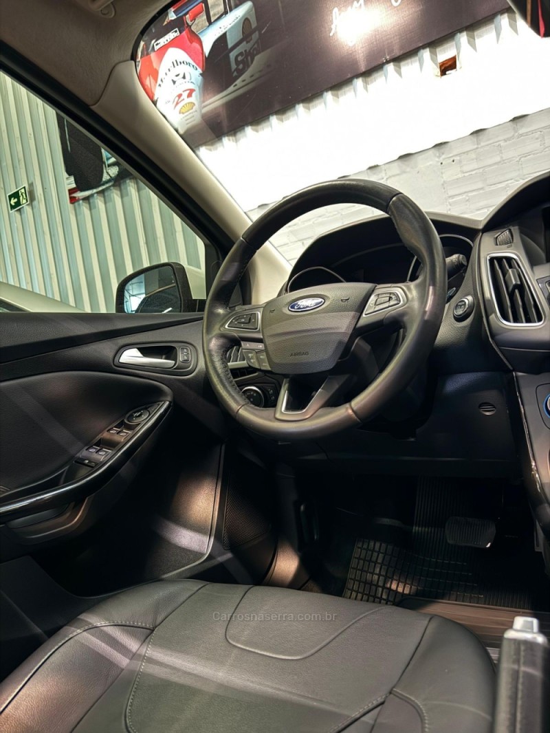 FOCUS 2.0 TITANIUM PLUS HATCH 16V FLEX 4P AUTO - 2016 - CAXIAS DO SUL