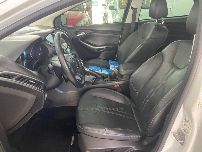 FOCUS 2.0 TITANIUM PLUS SEDAN 16V FLEX 4P AUTOMÁTICO - 2015 - NOVA BASSANO