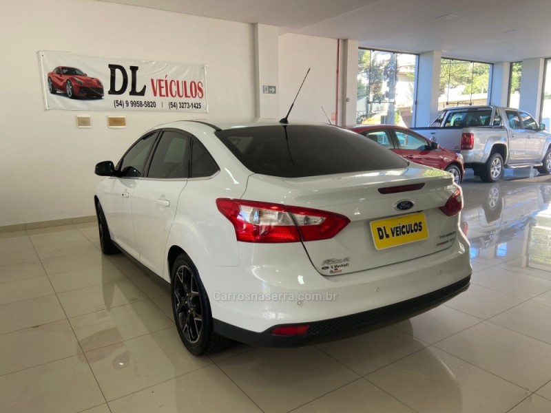FOCUS 2.0 TITANIUM PLUS SEDAN 16V FLEX 4P AUTOMÁTICO - 2015 - NOVA BASSANO