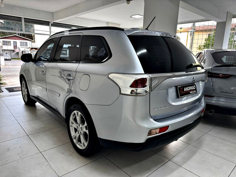 OUTLANDER 2.0 16V GASOLINA 4P AUTOMÁTICO - 2014 - CAXIAS DO SUL