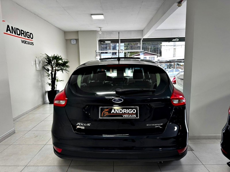 FOCUS 2.0 TITANIUM PLUS 16V FLEX 4P AUTOMÁTICO - 2016 - CAXIAS DO SUL