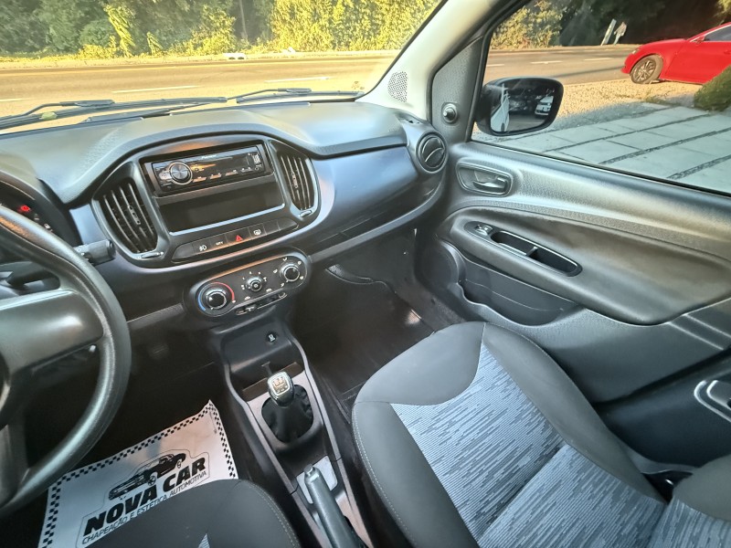 UNO 1.0 EVO ATTRACTIVE 8V FLEX 4P MANUAL - 2017 - NOVA PETRóPOLIS