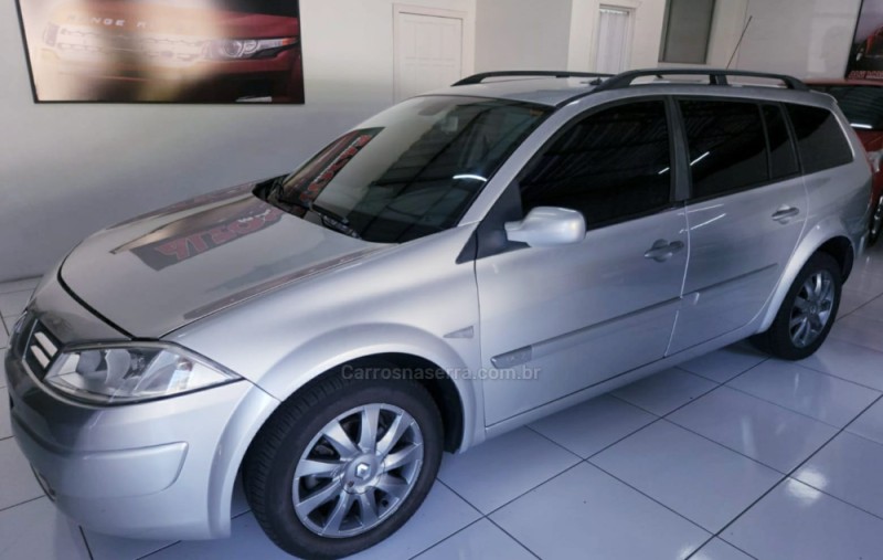 MÉGANE 1.6 DYNAMIQUE GRAND TOUR 16V FLEX 4P MANUAL - 2011 - CAMPO BOM
