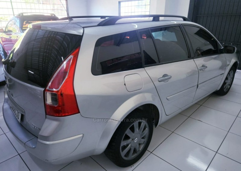 MÉGANE 1.6 DYNAMIQUE GRAND TOUR 16V FLEX 4P MANUAL - 2011 - CAMPO BOM