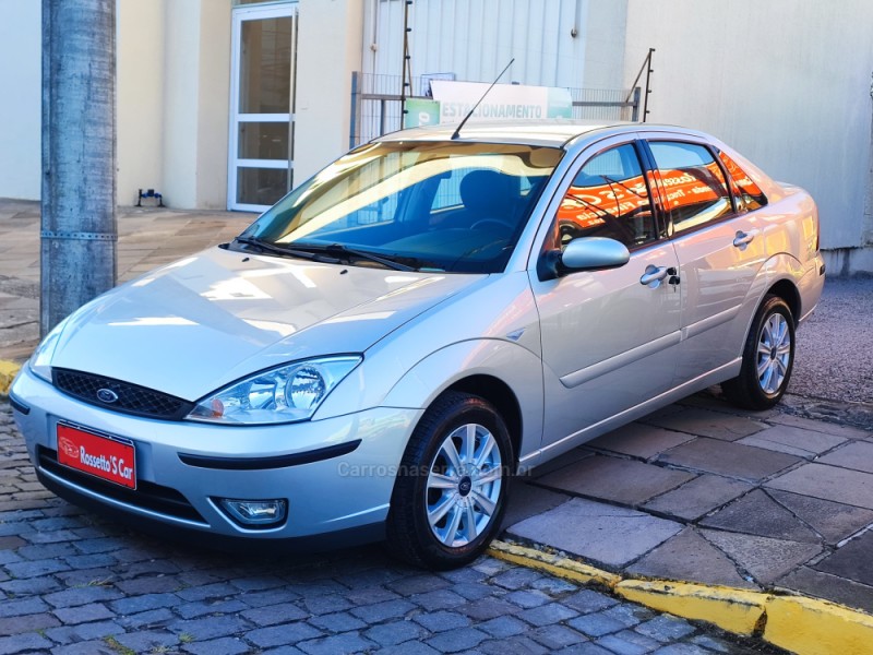 FOCUS 1.6 GL 8V FLEX 4P MANUAL - 2005 - FARROUPILHA