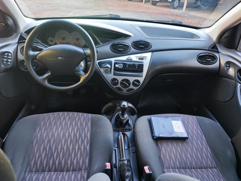 FOCUS 1.6 GL 8V FLEX 4P MANUAL - 2005 - FARROUPILHA