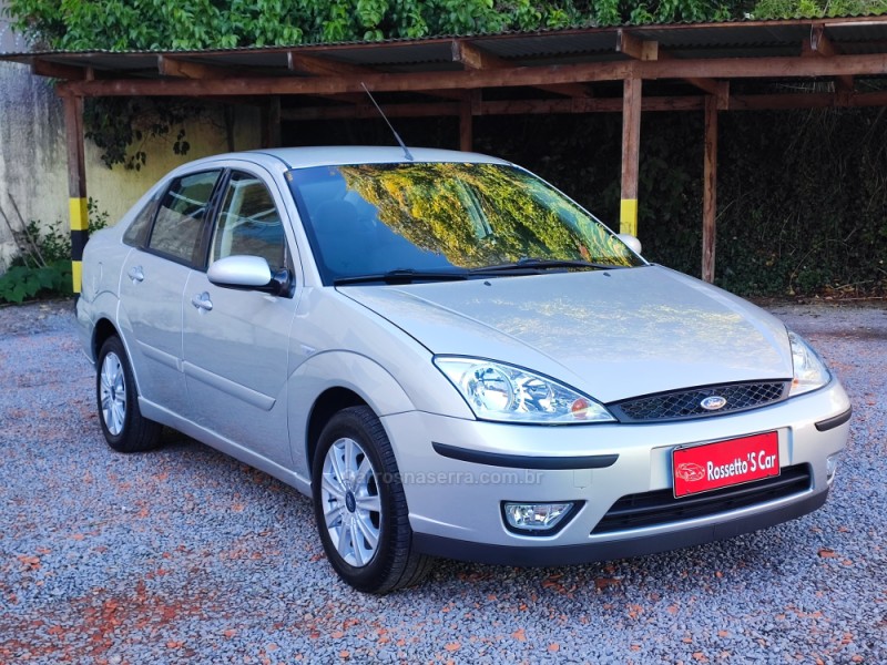 FOCUS 1.6 GL 8V FLEX 4P MANUAL - 2005 - FARROUPILHA