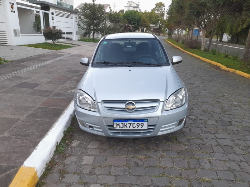 PRISMA 1.4 MPFI MAXX 8V FLEX 4P MANUAL - 2011 - FARROUPILHA