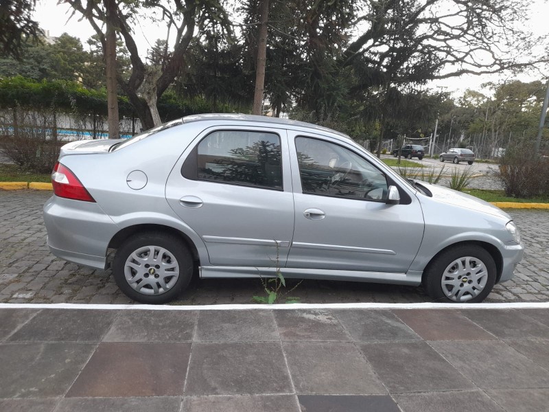PRISMA 1.4 MPFI MAXX 8V FLEX 4P MANUAL - 2011 - FARROUPILHA