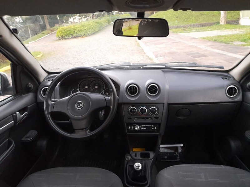 PRISMA 1.4 MPFI MAXX 8V FLEX 4P MANUAL - 2011 - FARROUPILHA