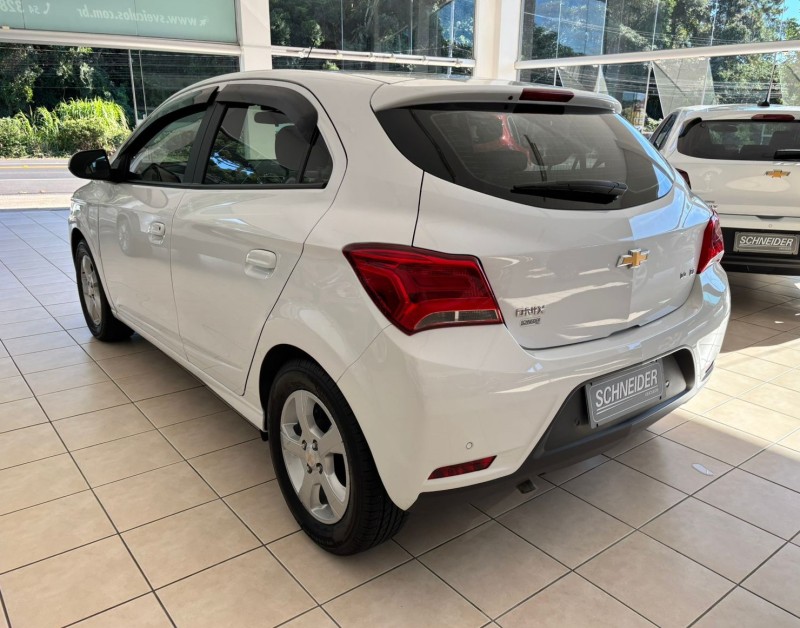 ONIX 1.4 MPFI LT 8V FLEX 4P MANUAL - 2019 - NOVA PETRóPOLIS