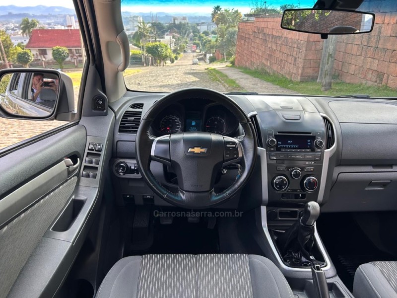 S10 2.4 LT 4X2 CD 8V FLEX 4P MANUAL - 2013 - VENâNCIO AIRES