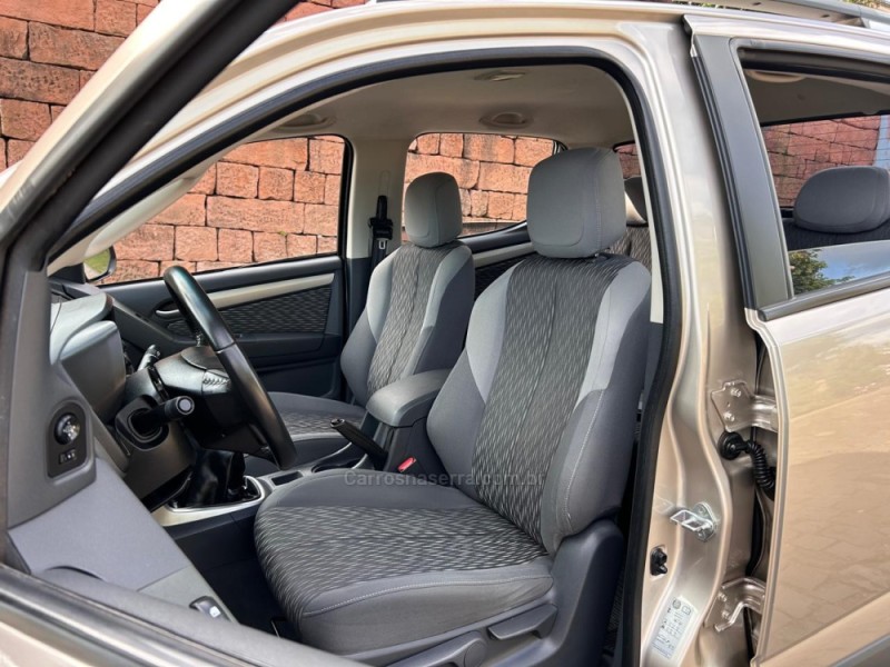 S10 2.4 LT 4X2 CD 8V FLEX 4P MANUAL - 2013 - VENâNCIO AIRES