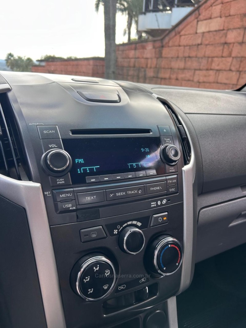 S10 2.4 LT 4X2 CD 8V FLEX 4P MANUAL - 2013 - VENâNCIO AIRES