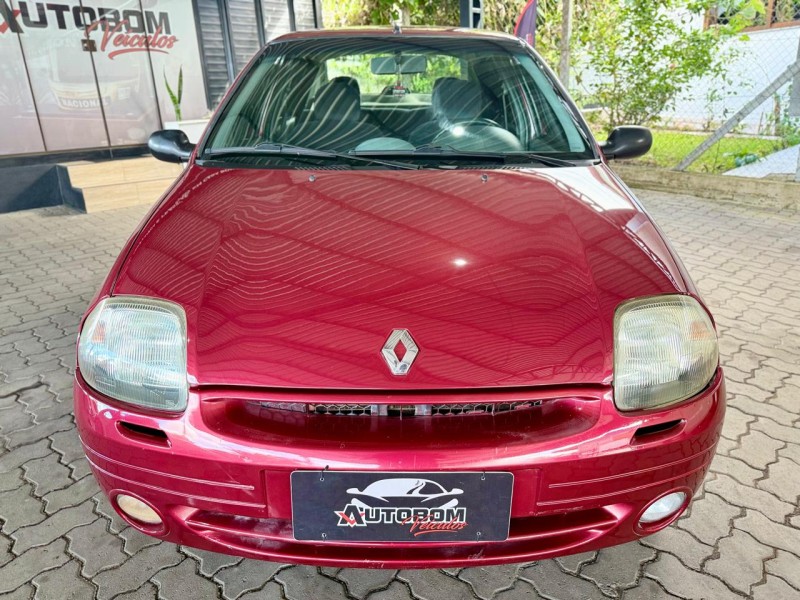 CLIO 1.0 RT SEDAN 16V GASOLINA 4P MANUAL - 2001 - CAXIAS DO SUL