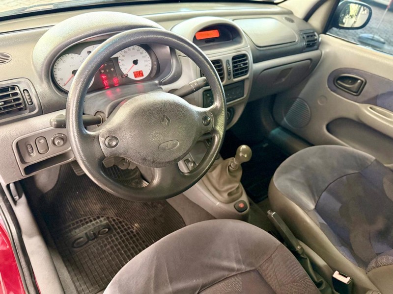 CLIO 1.0 RT SEDAN 16V GASOLINA 4P MANUAL - 2001 - CAXIAS DO SUL