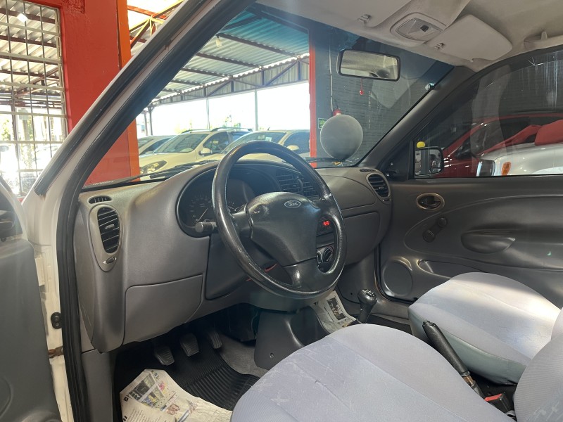 COURIER 1.6 L 8V FLEX MANUAL - 2004 - CAXIAS DO SUL