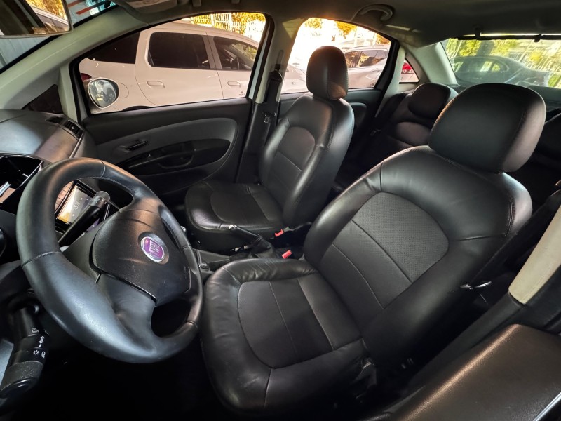 LINEA 1.8 LX 16V FLEX 4P MANUAL - 2011 - CAXIAS DO SUL