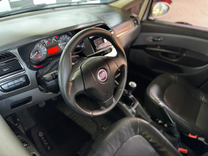 LINEA 1.8 LX 16V FLEX 4P MANUAL - 2011 - CAXIAS DO SUL