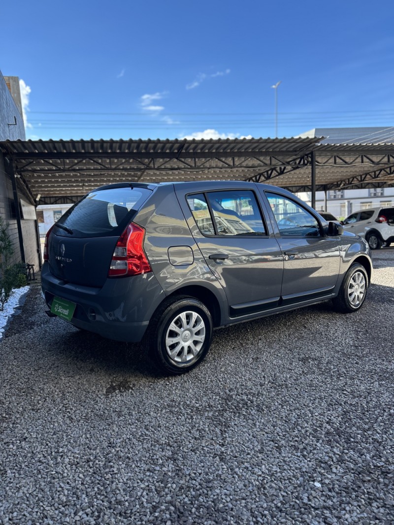 SANDERO 1.0 AUTHENTIQUE 8V FLEX 4P MANUAL - 2012 - CARAZINHO