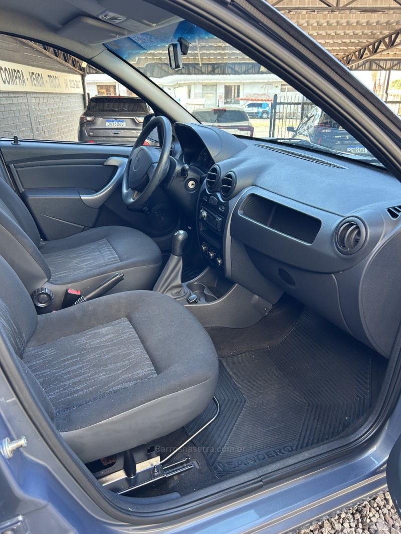 SANDERO 1.0 AUTHENTIQUE 8V FLEX 4P MANUAL - 2012 - CARAZINHO