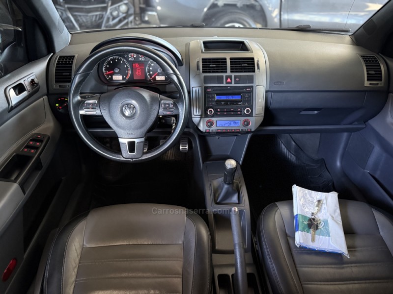 POLO 1.6 MI SPORTLINE 8V FLEX 4P MANUAL - 2014 - PAROBé