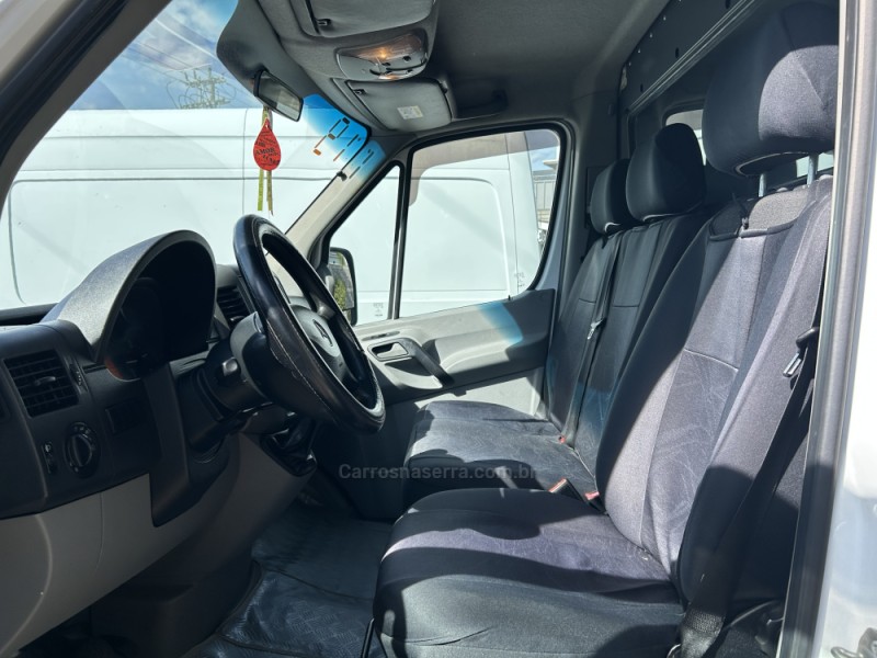 SPRINTER 2.2 FURGÃO 415 LONGO TETO ALTO DIESEL 3P MANUAL - 2019 - FARROUPILHA