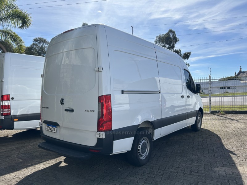 SPRINTER 2.2 FURGÃO 416 LONGO TETO ALTO DIESEL 3P MANUAL - 2022 - FARROUPILHA