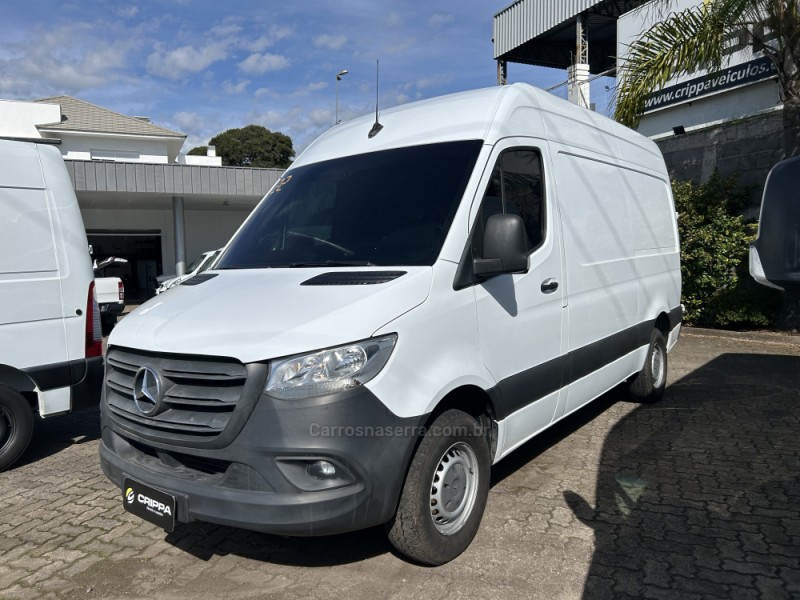 SPRINTER 2.2 FURGÃO 416 LONGO TETO ALTO DIESEL 3P MANUAL - 2022 - FARROUPILHA