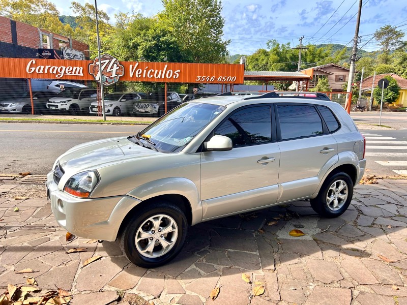 TUCSON 2.0 MPFI GLS 16V 143CV 2WD GASOLINA 4P AUTOMÁTICO - 2013 - TRêS COROAS