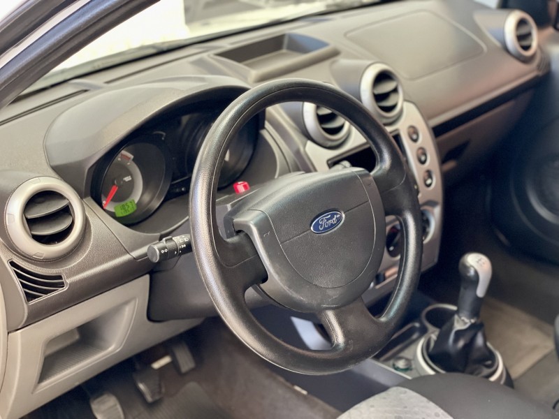 FIESTA 1.6 MPI CLASS HATCH 8V FLEX 4P MANUAL - 2014 - CAXIAS DO SUL