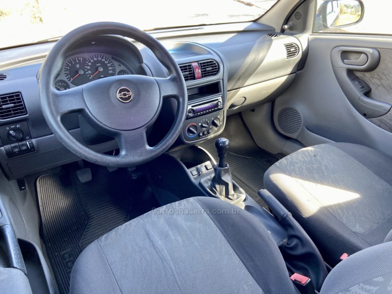 CORSA 1.0 MPFI PREMIUM 8V GASOLINA 4P MANUAL - 2005 - CAXIAS DO SUL