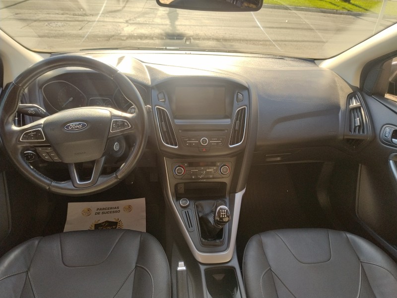 FOCUS 1.6 SE PLUS 16V FLEX 4P MANUAL - 2018 - CAXIAS DO SUL