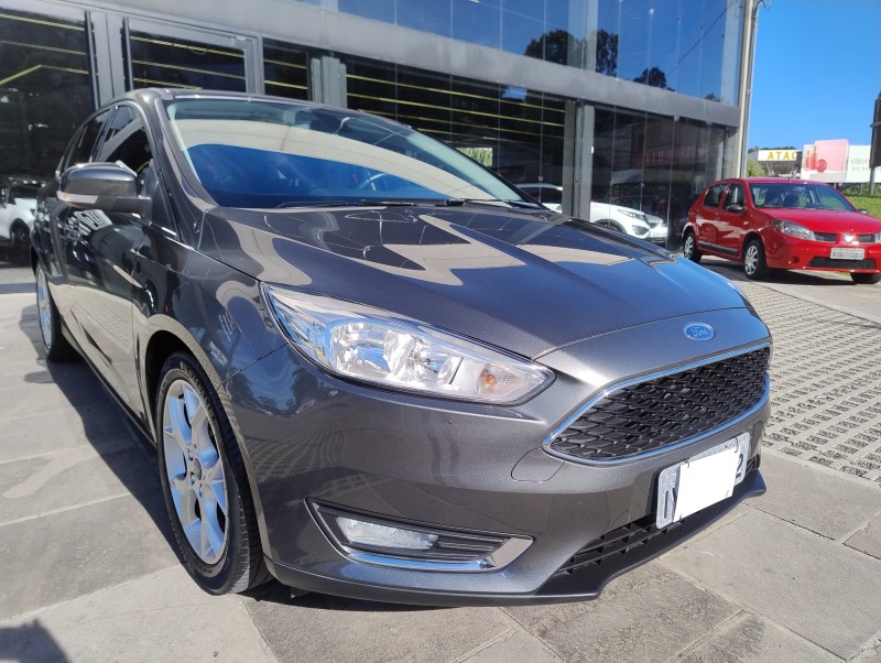 FOCUS 1.6 SE PLUS 16V FLEX 4P MANUAL - 2018 - CAXIAS DO SUL