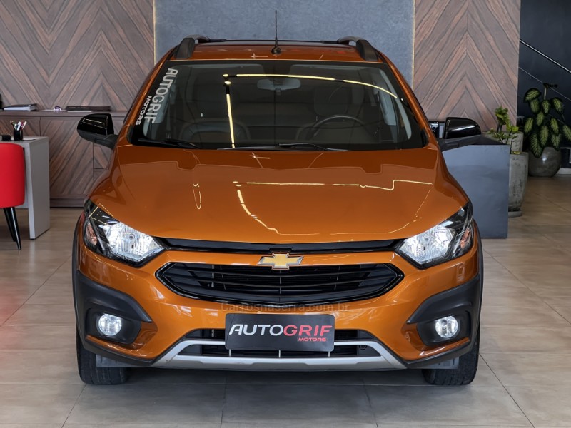 ONIX 1.4 MPFI ACTIV 8V FLEX 4P MANUAL - 2017 - CAMPO BOM