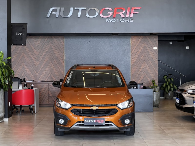 ONIX 1.4 MPFI ACTIV 8V FLEX 4P MANUAL - 2017 - CAMPO BOM