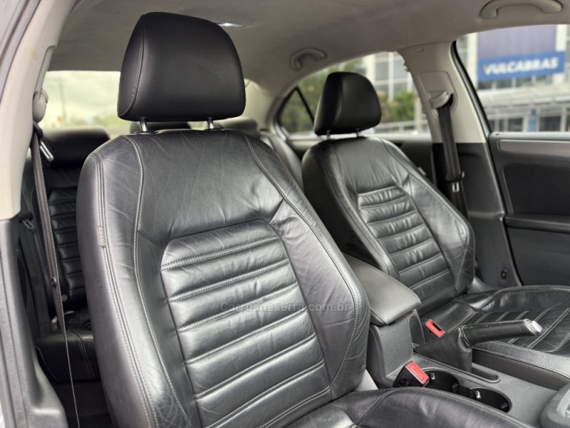 JETTA 2.0 TSI HIGHLINE 200CV GASOLINA 4P TIPTRONIC - 2012 - PAROBé