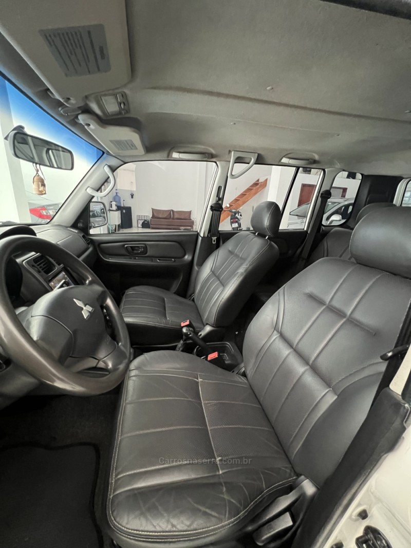 PAJERO TR4 2.0 4X4 16V 140CV FLEX 4P AUTOMÁTICO - 2013 - CAXIAS DO SUL