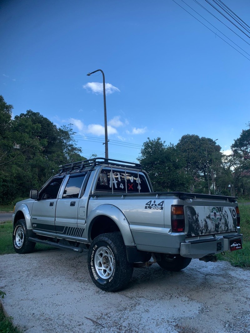 L200 2.5 GLS 4X4 CD 8V TURBO DIESEL 4P MANUAL - 2004 - CAXIAS DO SUL