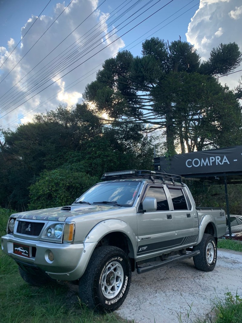 L200 2.5 GLS 4X4 CD 8V TURBO DIESEL 4P MANUAL - 2004 - CAXIAS DO SUL