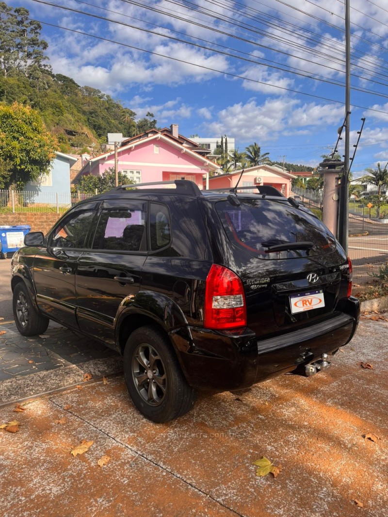 TUCSON 2.0 MPFI GL 16V 142CV 2WD GASOLINA 4P AUTOMÁTICO - 2010 - CARLOS BARBOSA