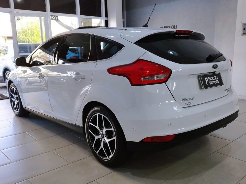FOCUS 2.0 TITANIUM PLUS HATCH 16V FLEX 4P AUTO - 2016 - CAXIAS DO SUL