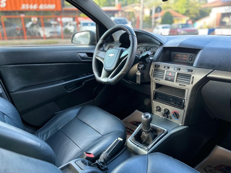VECTRA 2.0 MPFI EXPRESSION 8V 140CV FLEX 4P MANUAL - 2008 - TRêS COROAS