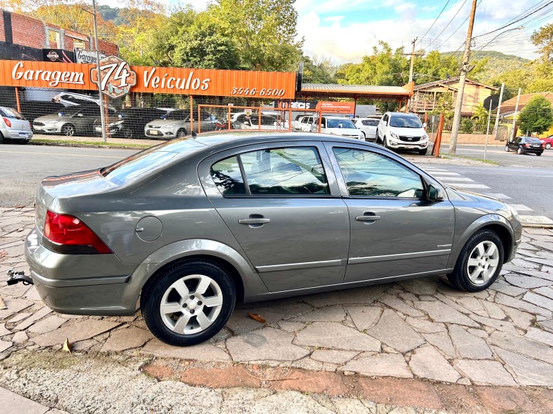 VECTRA 2.0 MPFI EXPRESSION 8V 140CV FLEX 4P MANUAL - 2008 - TRêS COROAS