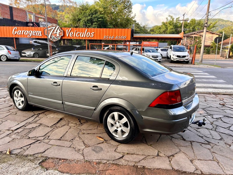 VECTRA 2.0 MPFI EXPRESSION 8V 140CV FLEX 4P MANUAL - 2008 - TRêS COROAS